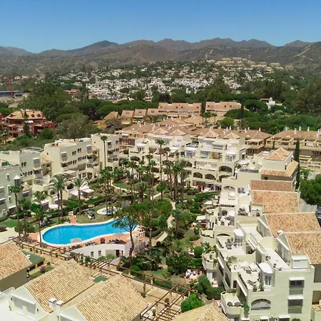 Cozy With Terrace And Access To The Beach, In Elviria, East Marbella