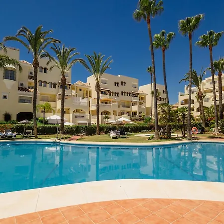 Cozy With Terrace And Access To The Beach, In Elviria, East Marbella