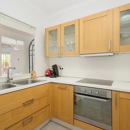 Cozy With Terrace And Access To The Beach, In Elviria, East *