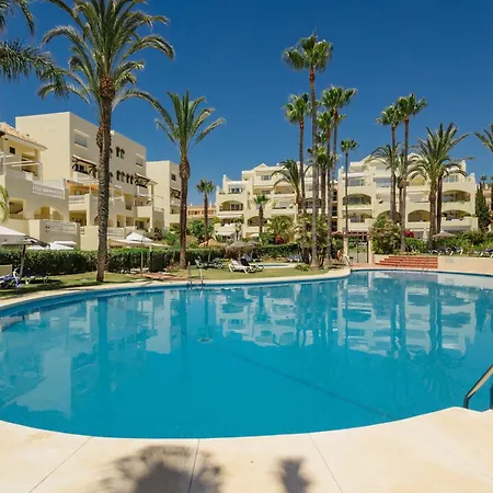 Cozy With Terrace And Access To The Beach, In Elviria, East *