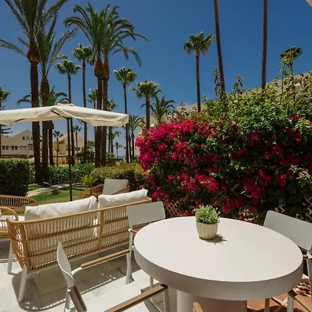 Apartment Cozy With Terrace And Access To The Beach, In Elviria, East
