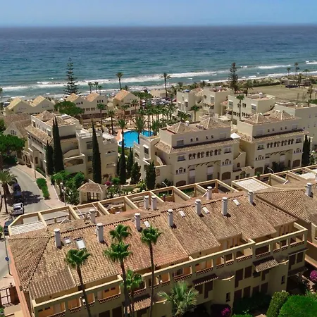 Cozy With Terrace And Access To The Beach, In Elviria, East *