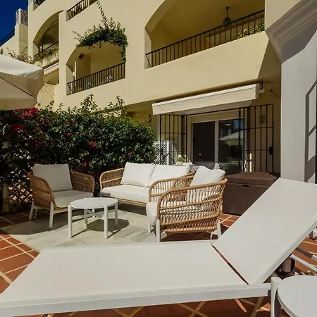Cozy With Terrace And Access To The Beach, In Elviria, East Apartment *
