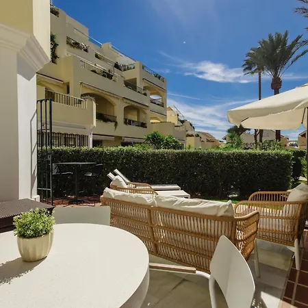 Cozy With Terrace And Access To The Beach, In Elviria, East Marbella