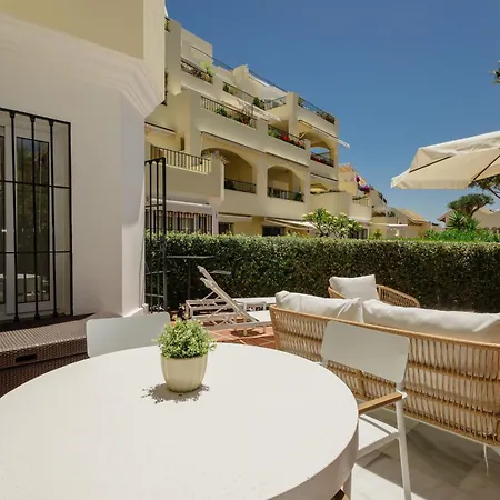 Cozy With Terrace And Access To The Beach, In Elviria, East *