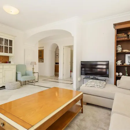 Cozy With Terrace And Access To The Beach, In Elviria, East Apartment *