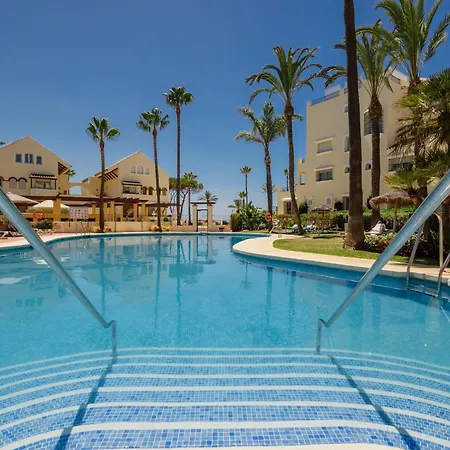 Cozy With Terrace And Access To The Beach, In Elviria, East