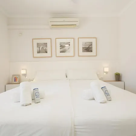 Cozy With Terrace And Access To The Beach, In Elviria, East *