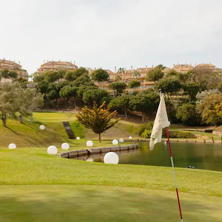 Cozy With Terrace And Access To The Beach, In Elviria, East