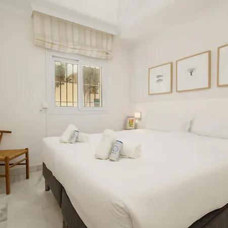 Cozy With Terrace And Access To The Beach, In Elviria, East * ماربيا