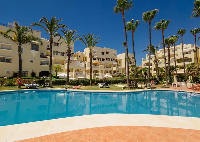 Cozy With Terrace And Access To The Beach, In Elviria, East Marbella