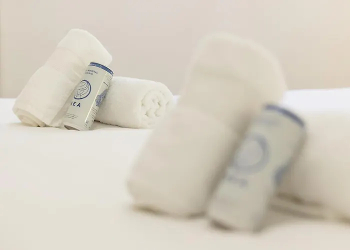 Cozy With Terrace And Access To The Beach, In Elviria, East Marbella