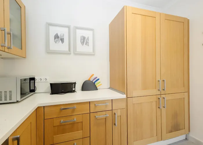 Apartament Cozy With Terrace And Access To The Beach, In Elviria, East Marbella