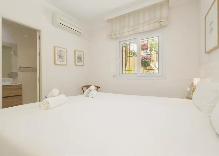 Cozy With Terrace And Access To The Beach, In Elviria, East * Marbella