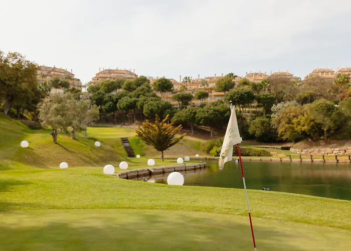 Cozy With Terrace And Access To The Beach, In Elviria, East