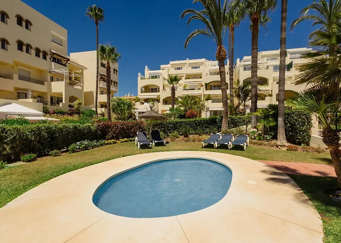 Cozy With Terrace And Access To The Beach, In Elviria, East Apartament *