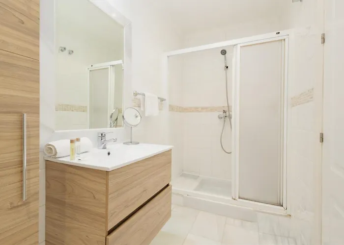 Apartament Cozy With Terrace And Access To The Beach, In Elviria, East