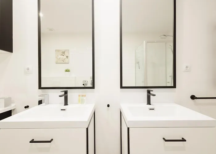 Cozy With Terrace And Access To The Beach, In Elviria, East * Marbella