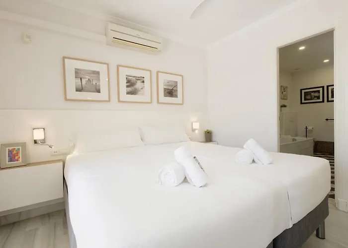 Apartament Cozy With Terrace And Access To The Beach, In Elviria, East