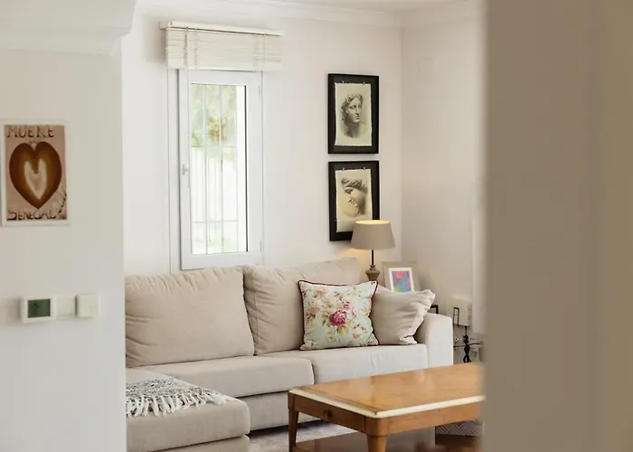 Cozy With Terrace And Access To The Beach, In Elviria, East Apartament *