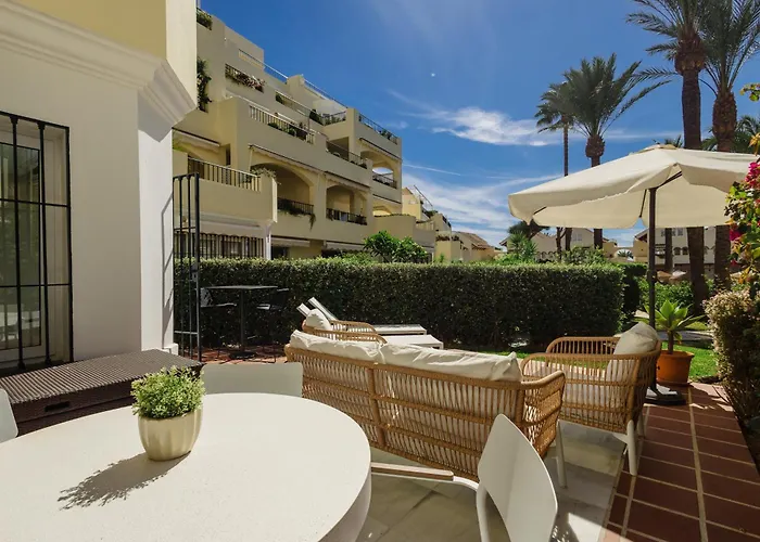 Cozy With Terrace And Access To The Beach, In Elviria, East Marbella
